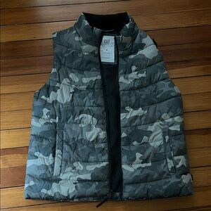 GAP Green and Gray Camouflage Vest